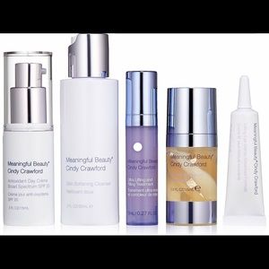 MEANINGFUL BEAUTY BY CINDY CRAWFORD 5 PIECE  & BAG